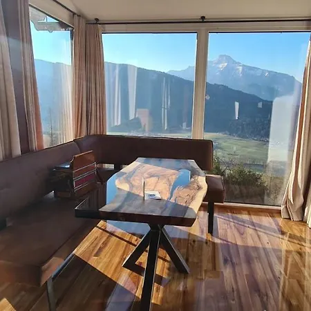 Ruhige Bergvilla In Alleinlage Am Mondsee Mit Seeblick Bergblick Und Whirlpool * Innerschwand