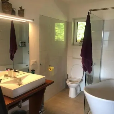 Casa vacanze Ruhige Bergvilla In Alleinlage Am Mondsee Mit Seeblick Bergblick Und Whirlpool Innerschwand