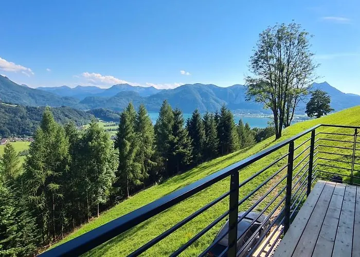 Ruhige Bergvilla In Alleinlage Am Mondsee Mit Seeblick Bergblick Und Whirlpool Innerschwand